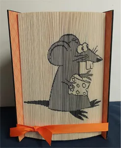 Mouse, by Deanna AmRhein, pattern by Wunderfold, Two Tone fold